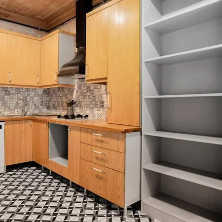 Semesterbostad Elegant 3bed25bath Cengelkoy Triplex House! #417 Istanbul